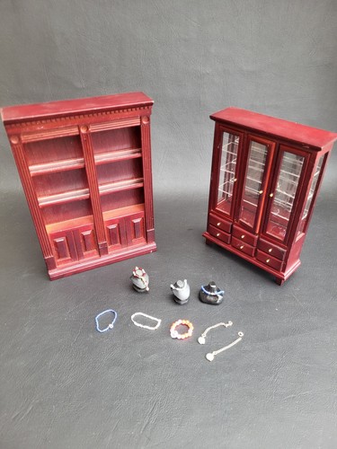 Dollhouse bookcase display - dollhouse,